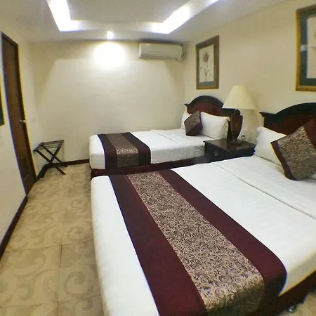 Cindy Kelly Hotel-2