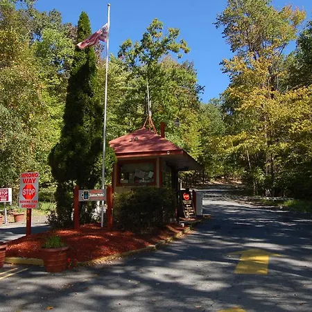 Scotrun Camping Resort Deluxe Park Model 4-3