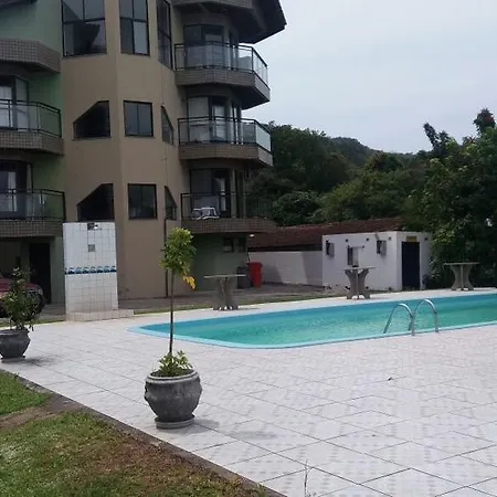 Apartamento pé na areia de 1 dormitório com vista para Praia ou vista lateral Pontas das Canas-3
