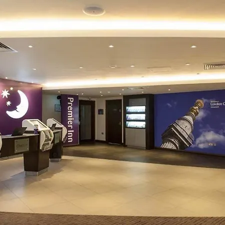 Premier Inn London Bank-2