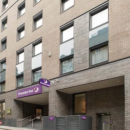 Premier Inn London Bank-3