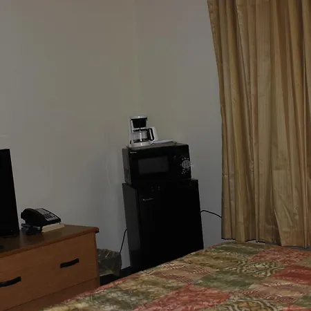 Americas Best Value Inn Grand Forks-3