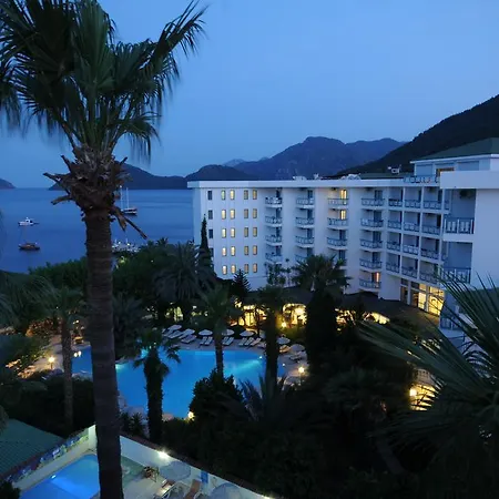 Tropical Hotel-2
