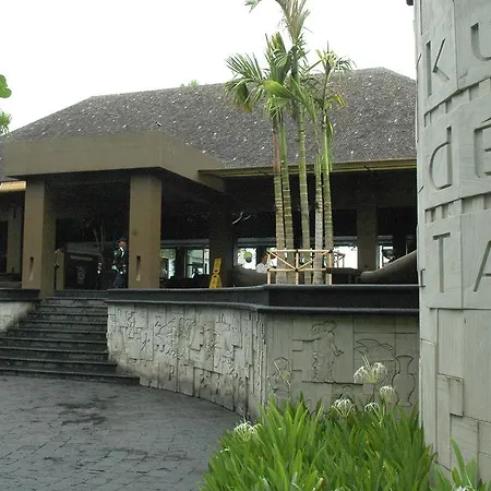 Reddoorz Near Seminyak Beach-2