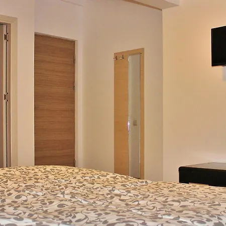 Central Guesthouse (Adults Only)-3