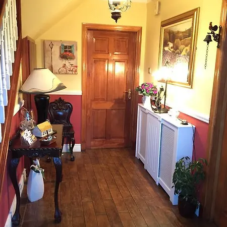Maureen'S Bed And Breakfast-2