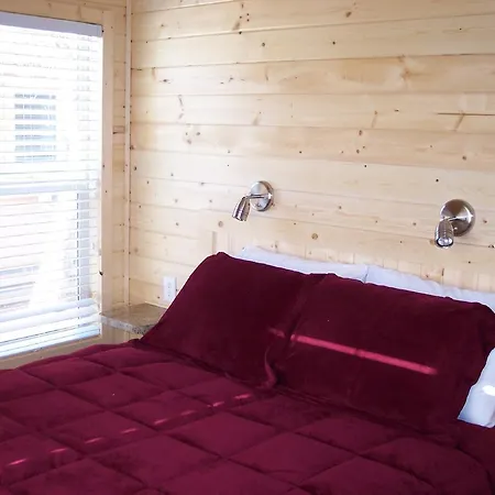 Russian River Camping Resort Cottage 7-3