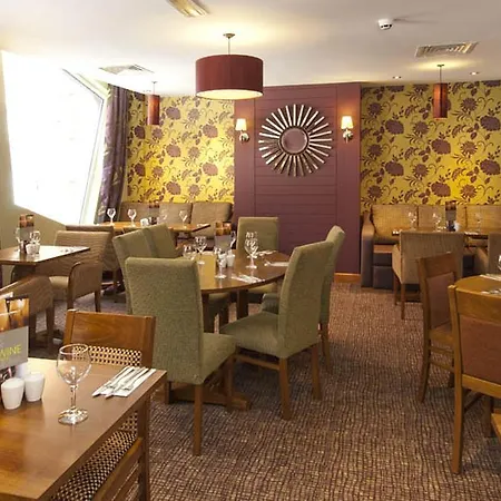 Premier Inn Manchester Bury-2