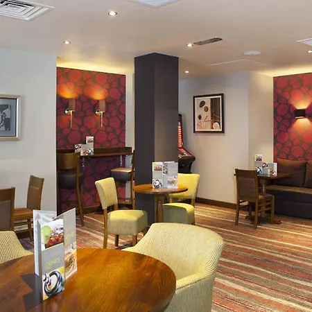 Premier Inn Camberley-2