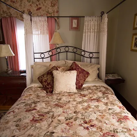 Victoria'S Historic Inn-2