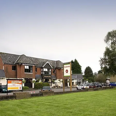 Premier Inn Epsom South-3