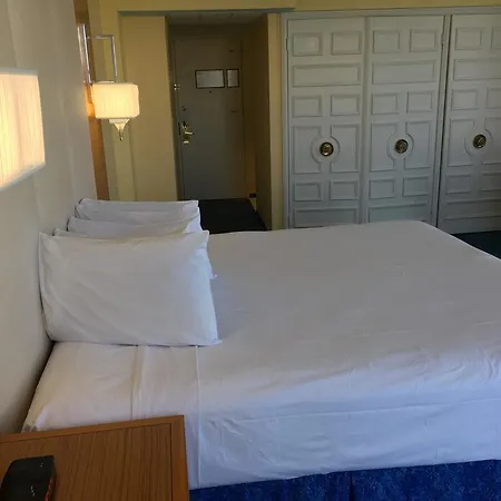Miami Beach Resort & Spa-3