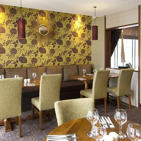 Premier Inn London Ealing-2