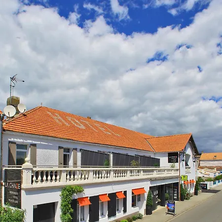 Logis Hotel La Chaize-3