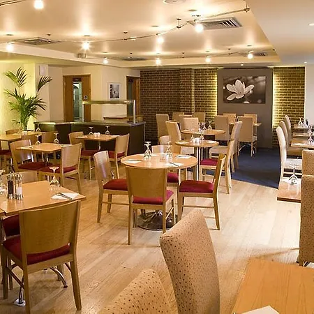 Premier Inn London Elstree / Borehamwood-2