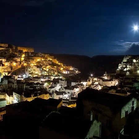 Vittorio Veneto Matera Luxury Rooms-2