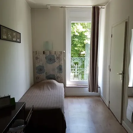 Hotel Des Poetes Avec Parking Sur Reservation-3