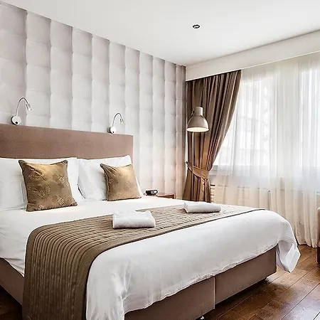 Hotel Alpha-2