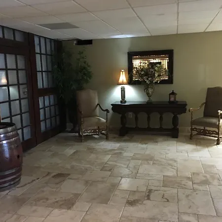 Pirates Cove Resort Studios!-2