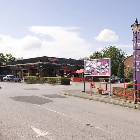 Premier Inn Watford North-3