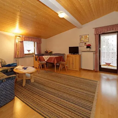 Berghof Pension und Ferienwohnungen-3