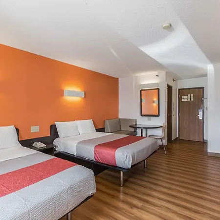Motel 6 Omaha - Central-2