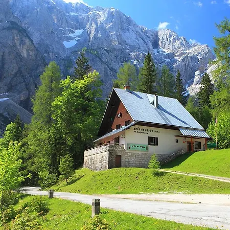Planinska Koca Na Gozdu-3