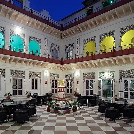 Laxmi Vilas Palace-2