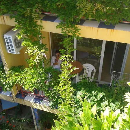 The Colourful Mansion Hotel-2