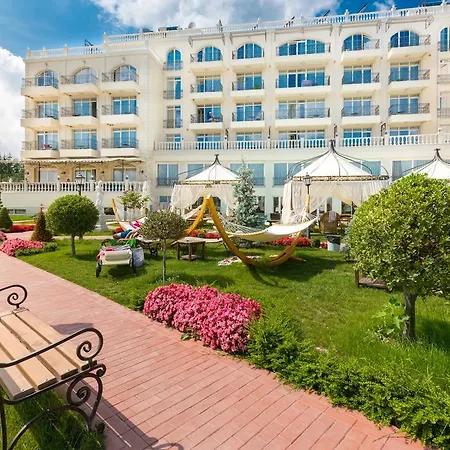Therma Palace - Balneo Spa, Free Parking & Beach-2