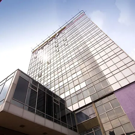 Premier Inn London Hammersmith-2
