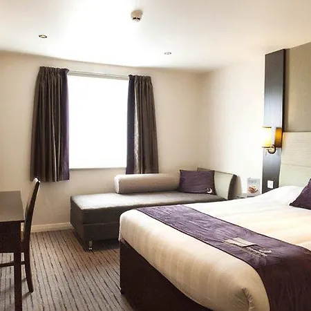Premier Inn Gosport-2