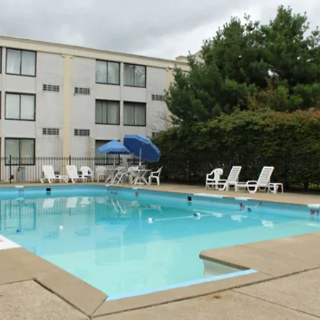 Econo Lodge Akron Gilchrist Road-3