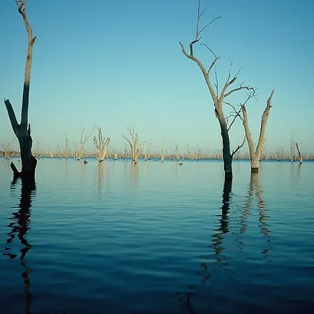 The Yarrawonga Hotel-2