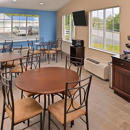 Americas Best Value Inn & Suites St Clairsville Wheeling-3