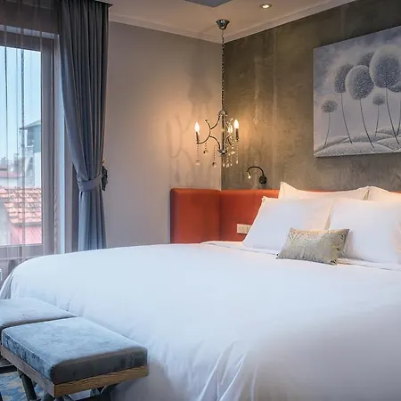 Bespoke Trendy Hotel Hanoi-3