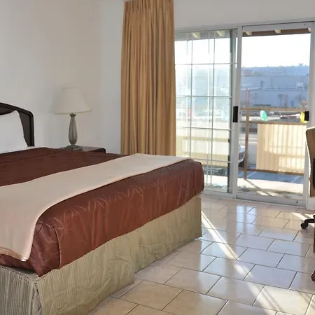 Lax Suites-3