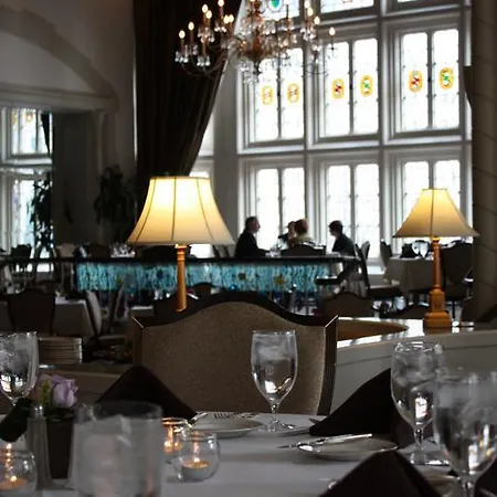 Columbia Club-3