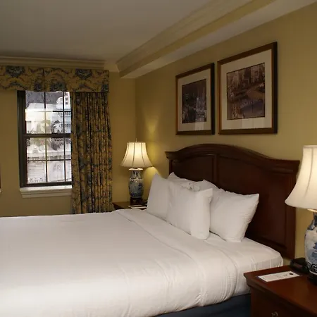 Columbia Club-2