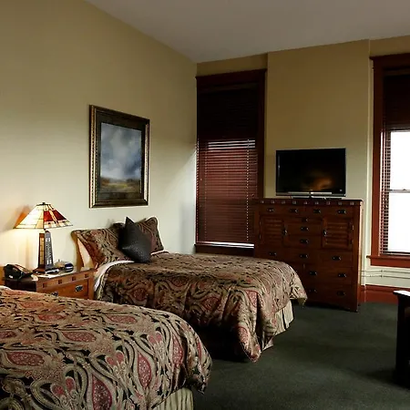 Tremont Inn On Main-2