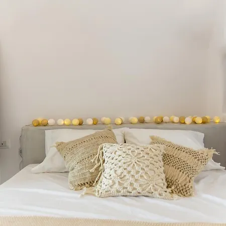 Delta Suites-3