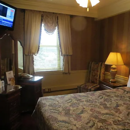 Athabasca Hotel-3