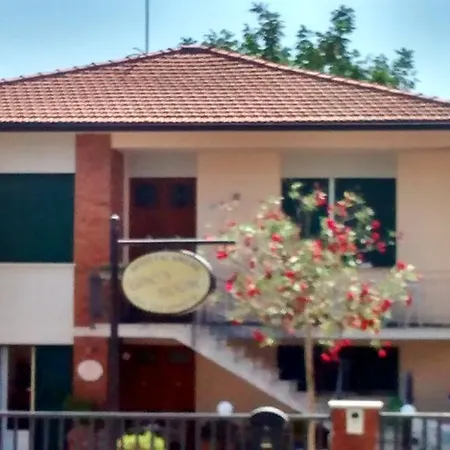 Gino'S House-2