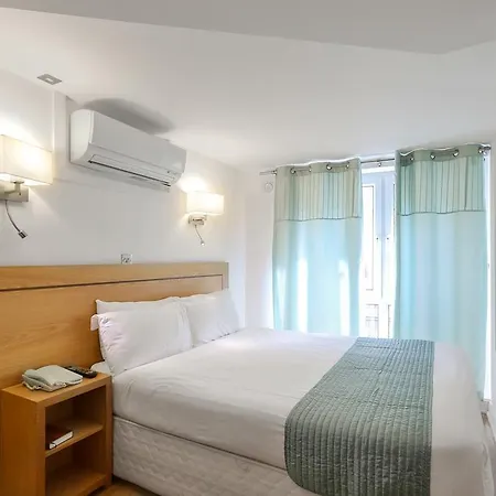 Ambassadors Hotel-2