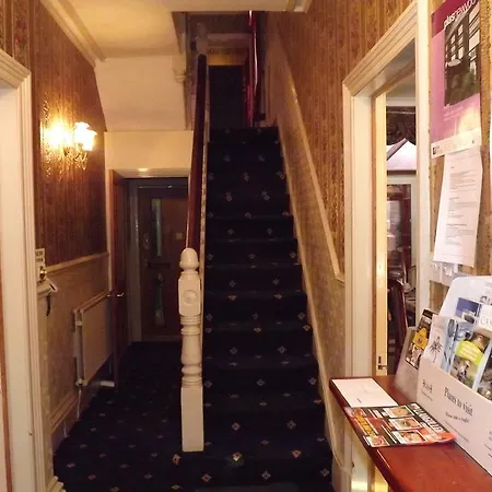 Hillcrest Guest House-2