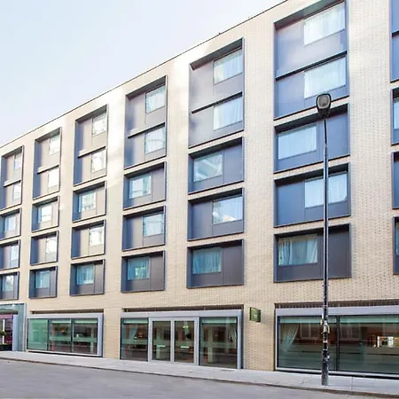 Premier Inn London City - Aldgate-3