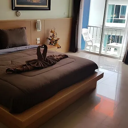 Patong Eyes-2