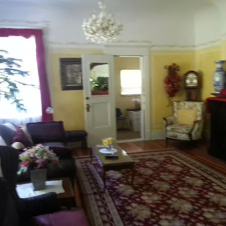 Balfour House-3