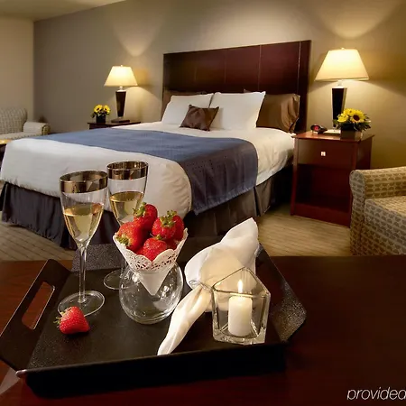 Nichols Village Hotel And Spa-2