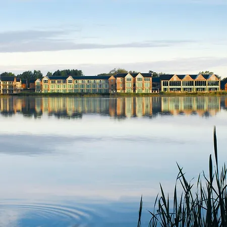 De Vere Cotswold Water Park Apartments-3